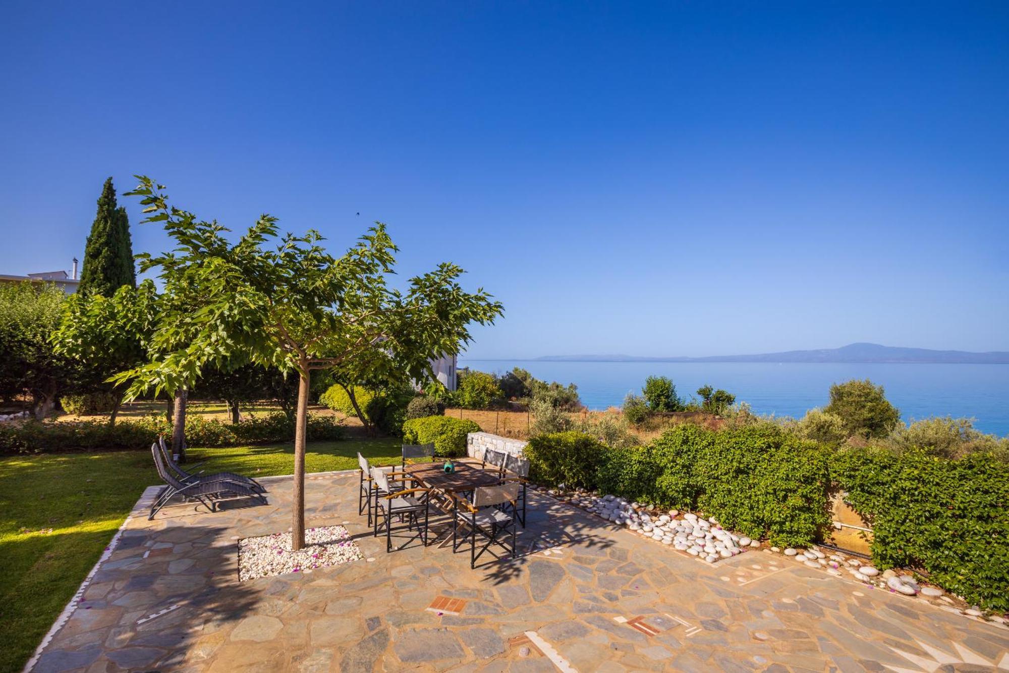 Messinian Blue Seaside Villa Kalamata Ngoại thất bức ảnh