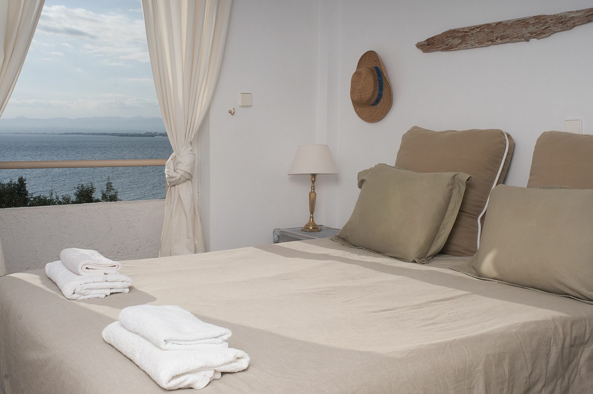 Messinian Blue Seaside Villa Kalamata Ngoại thất bức ảnh